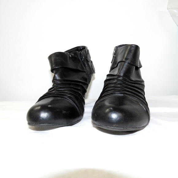Dressbarn Black Booties 8.5 - Picture 1 of 5